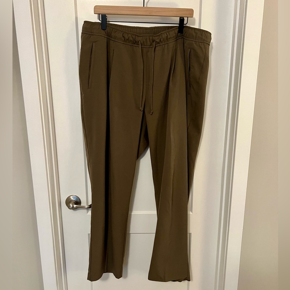 Old Navy pull on slacks with drawstring